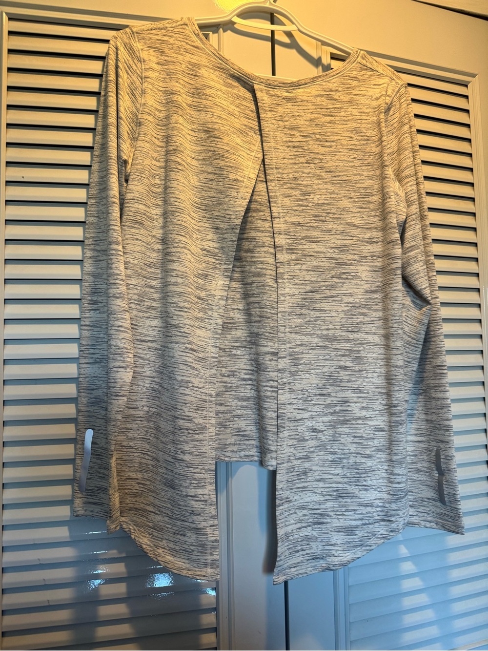 ZYIA Light Gray Heathered Long-Sleeve Top with Open-Back Slit